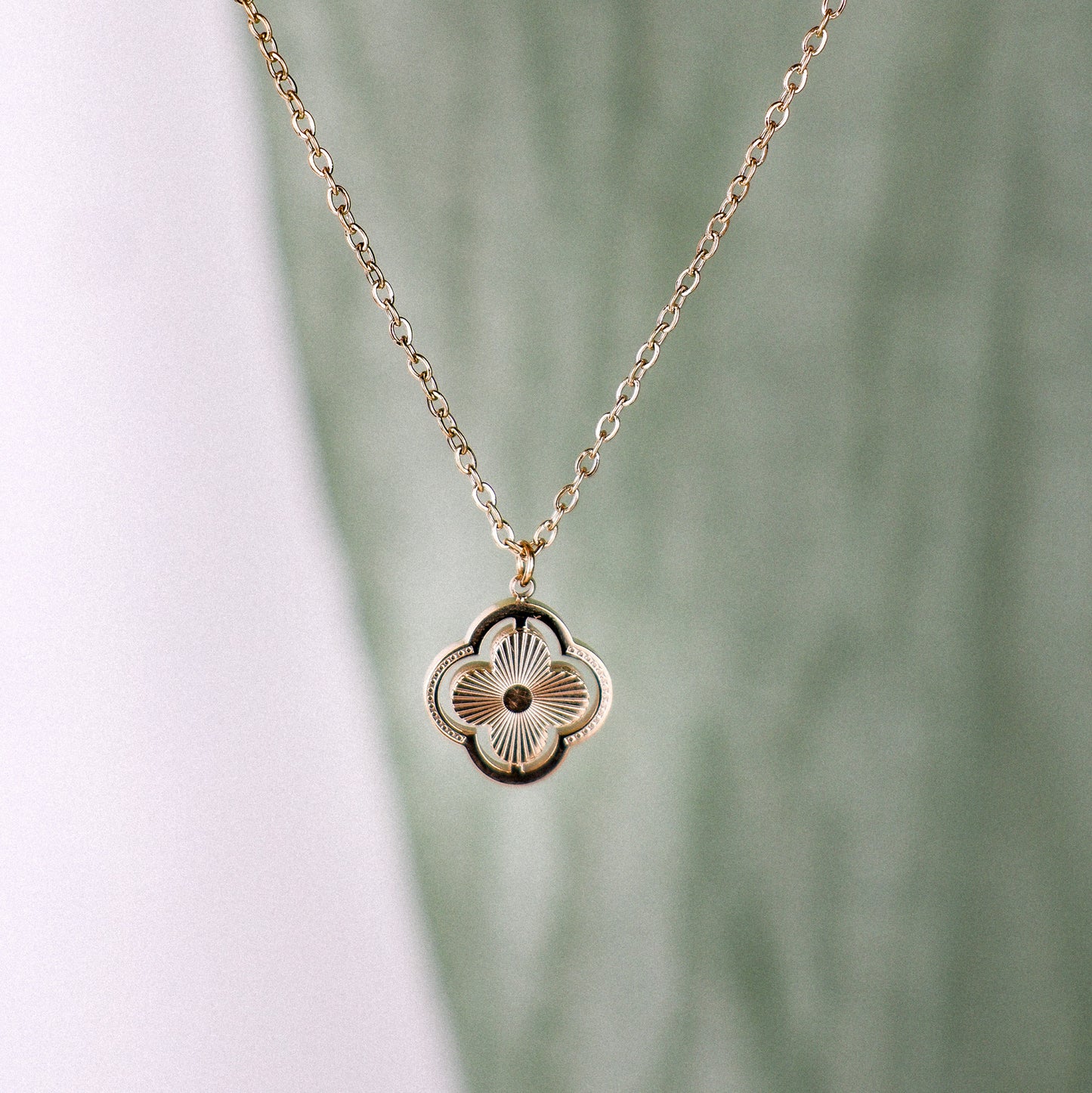 Fleur Charm necklace | LOVIRA