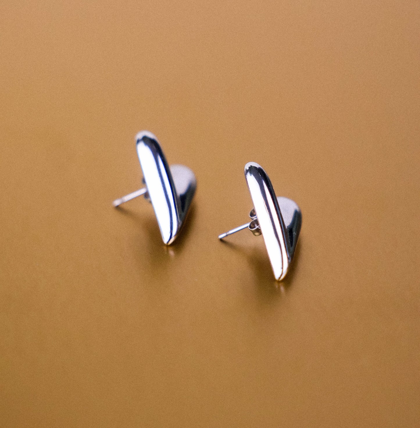 Amora oorbellen | LOVIRA