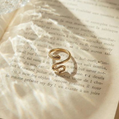 Serpenta Gold Ring | Lovira