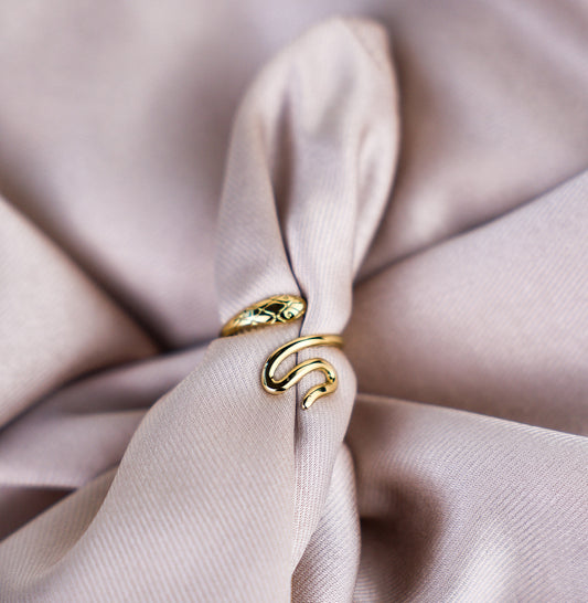 Serpenta Gold Ring | Lovira